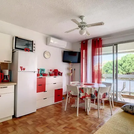 Coquet Studio Cabine Pour 5 Pers, Port De Plaisance, Plage A 250m, Tv, Lave-linge, Parking - Fr-1-715-55 Apartment